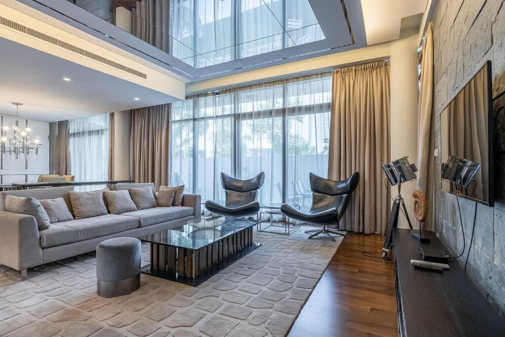 Spacious And Elegant 5Br Plus Maids Room Villa In Damac Dubai Luaran gambar